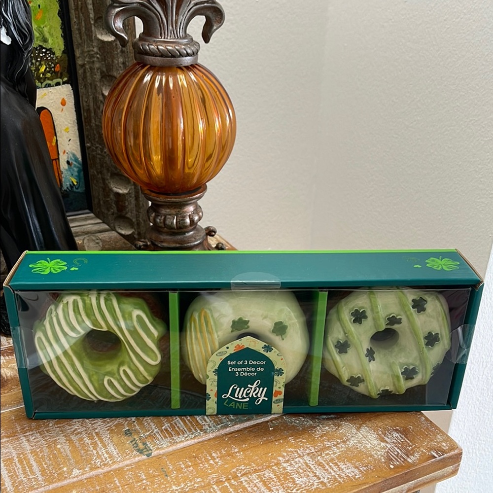 Lucky Lane St Patricks Day Set of 3 Green & White Ceramic "Donuts" Decor